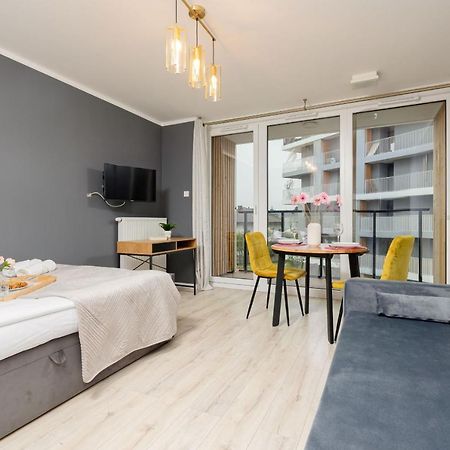 Studio With Balcony Warsaw Kokoryczki By Noclegi Renters Buitenkant foto