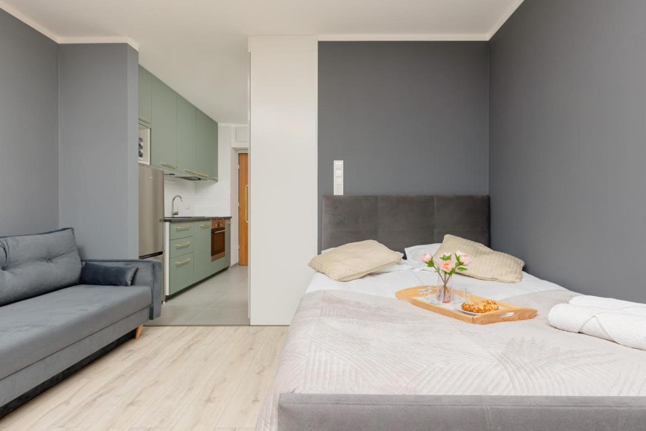 Studio With Balcony Warsaw Kokoryczki By Noclegi Renters Buitenkant foto