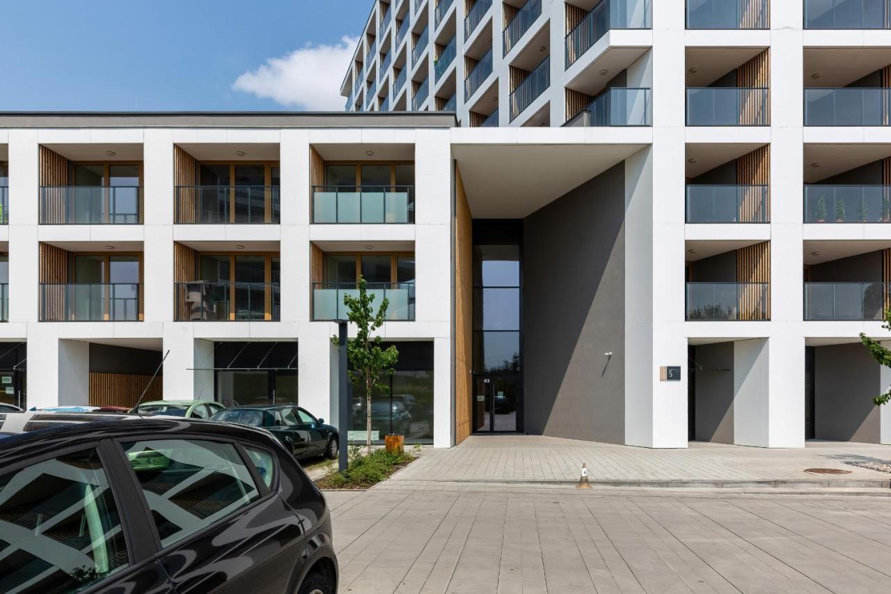 Studio With Balcony Warsaw Kokoryczki By Noclegi Renters Buitenkant foto