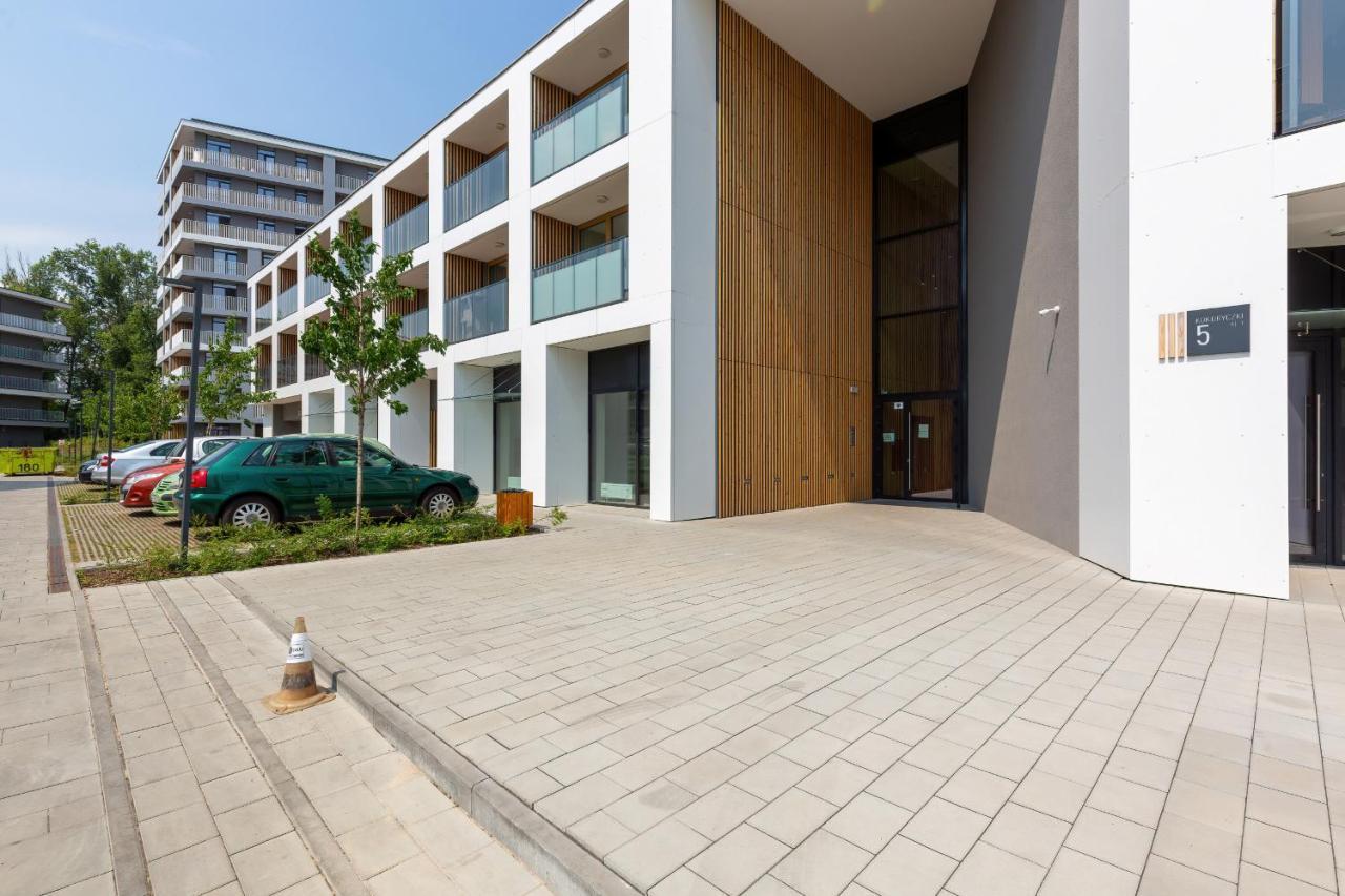 Studio With Balcony Warsaw Kokoryczki By Noclegi Renters Buitenkant foto